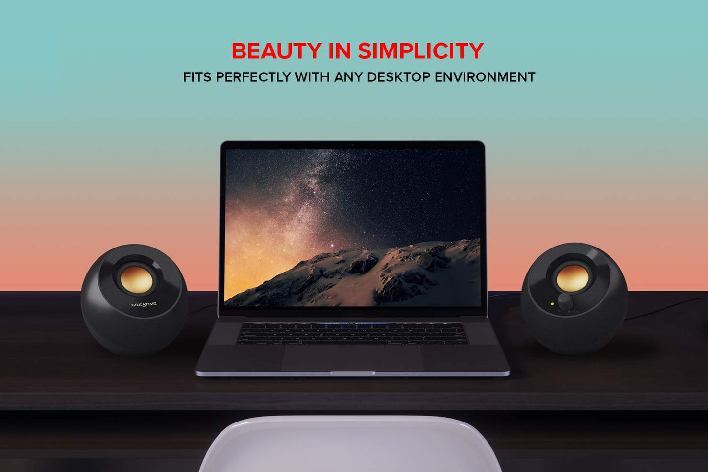 Creative Pebble Plus 2.1 Altavoces de computadora alimentados por USB con potente subwoofer de encendido y controladores de campo lejano, hasta 8 W RMS de potencia total para computadoras y portátiles (negro)