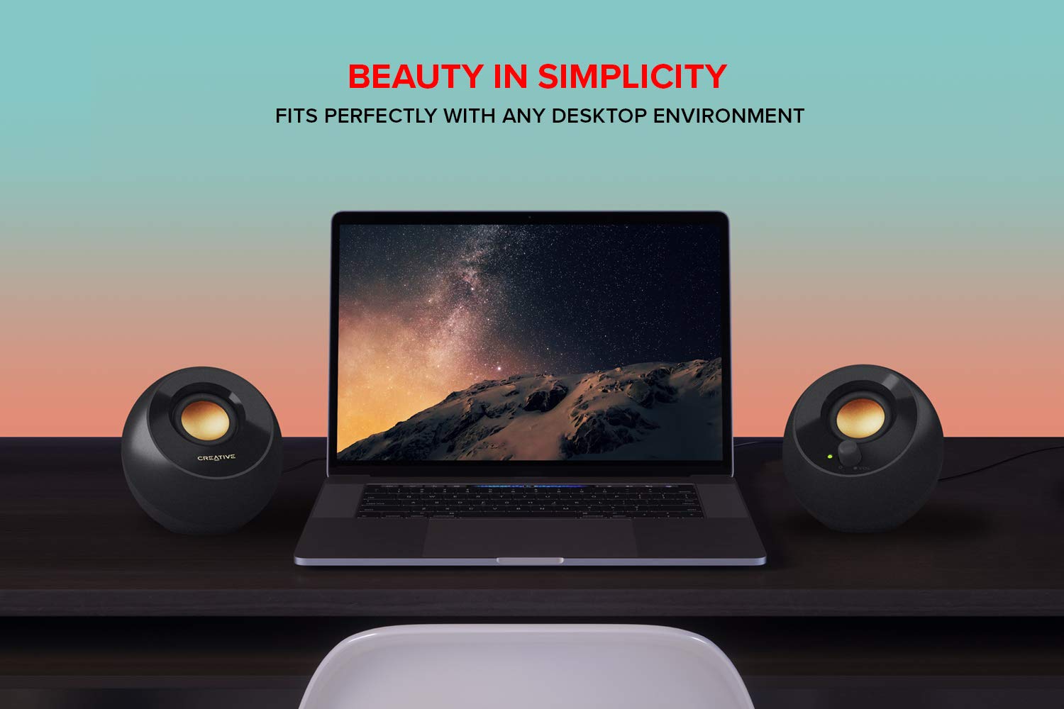 Creative Pebble Plus 2.1 Altavoces de computadora alimentados por USB con potente subwoofer de encendido y controladores de campo lejano, hasta 8 W RMS de potencia total para computadoras y portátiles (negro)