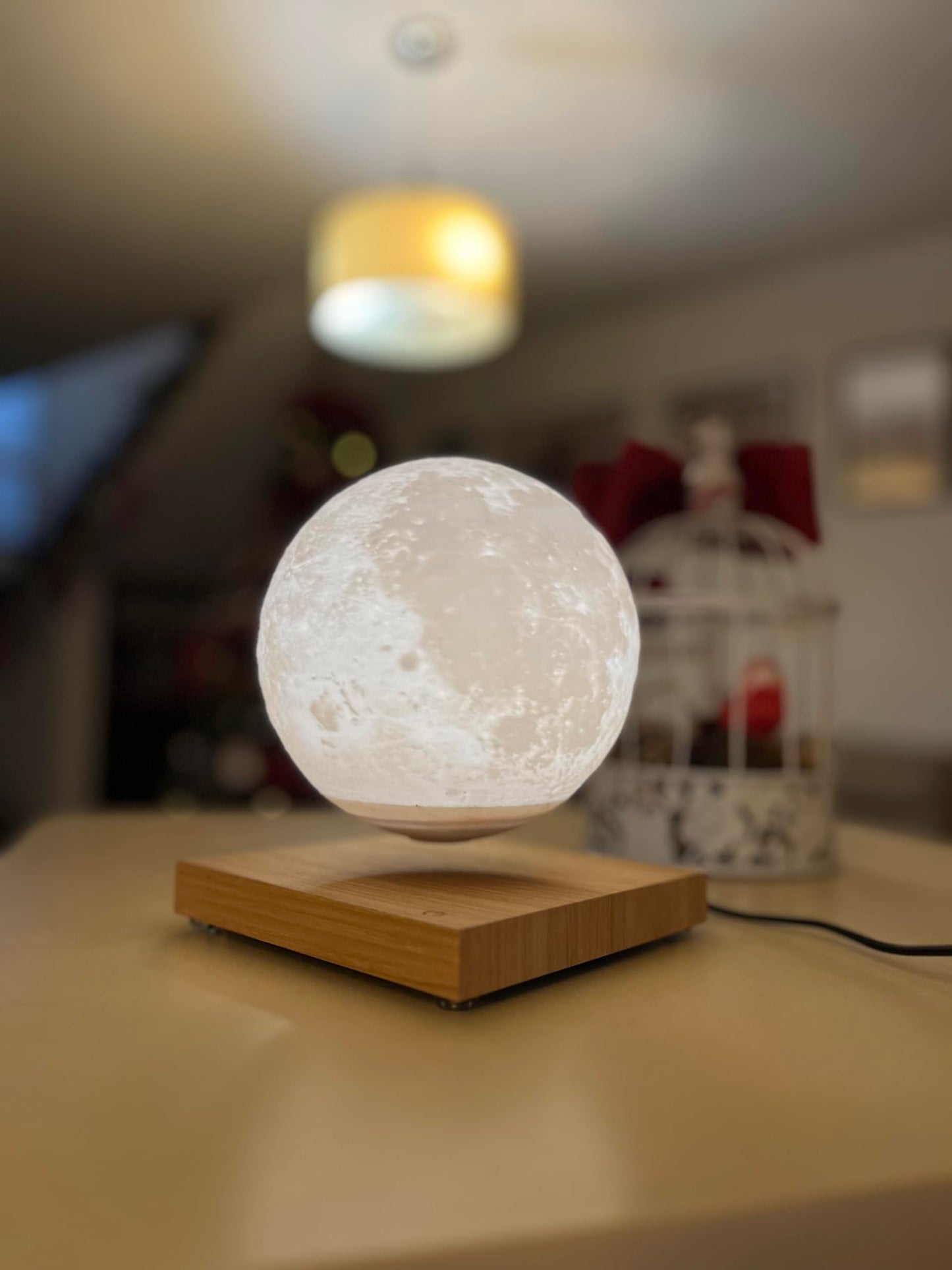 CRINN LUNA PEQUEÑA. Lámpara flotante de levitación magnética.