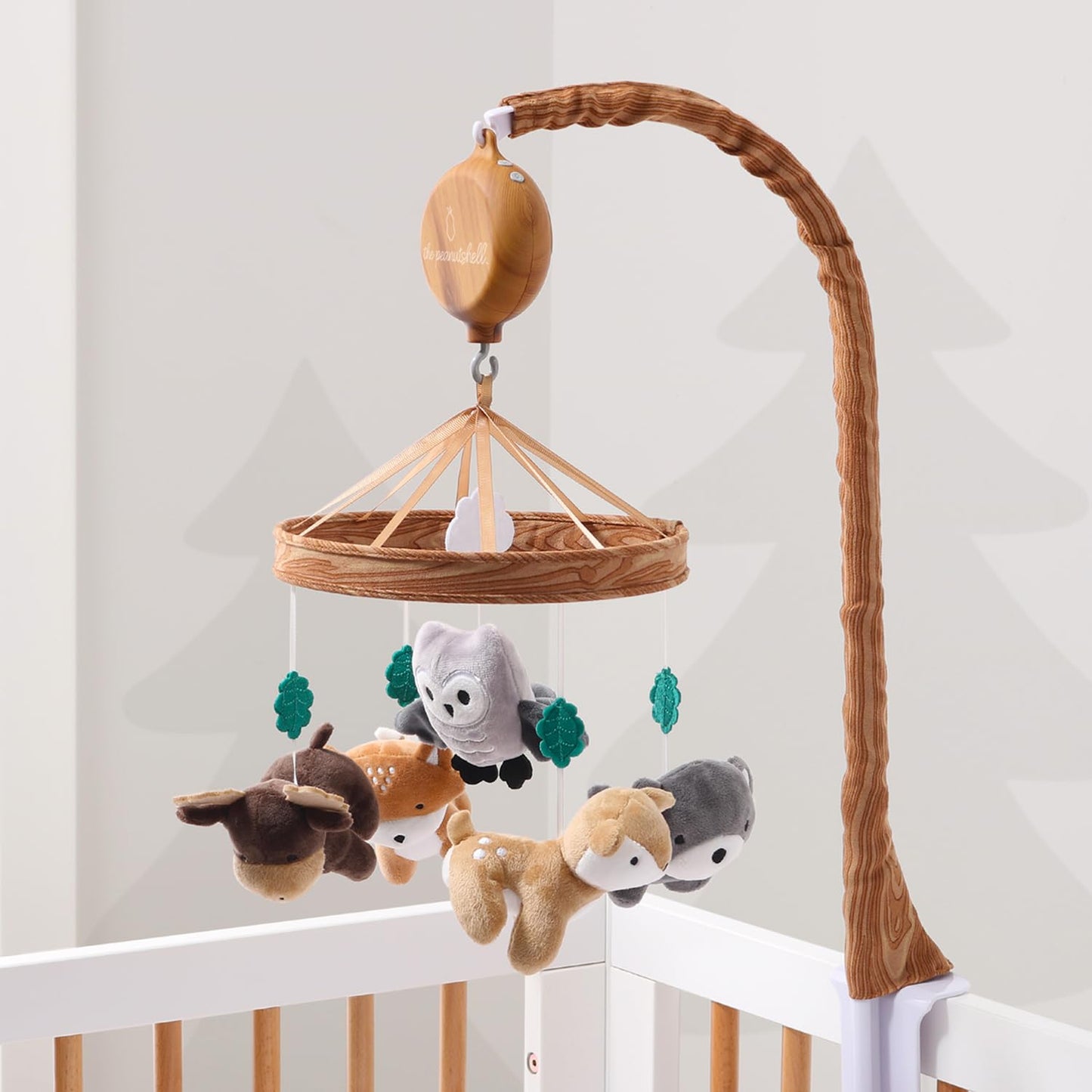 Móvil para Cuna The Peanutshell Grano de Madera Diseño de Bosque Caprichoso Musical para Bebé