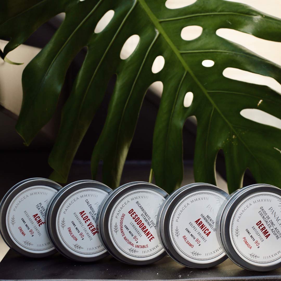 Crema de ALOE VERA, terapéutica auxiliar calmante para irritaciones y quemaduras leves en la piel. After Sun. Ideal para después de mucha exposición al sol. Contiene sábila, manzanilla, caléndula y vitamina E. 100% Ingredientes naturales, sin químicos. 90
