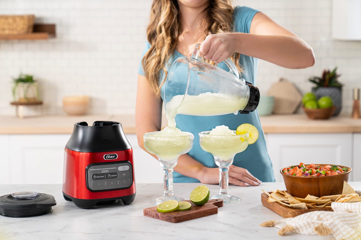 Licuadora Oster Roja Tecnología Reversible 2 Programas Automáticos y 3 Velocidades más Pulso