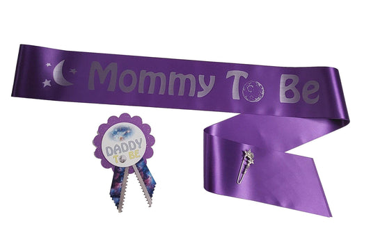 Mommy Sash & Daddy to Be - Pin de botón para Galaxy Baby Shower It's a Girl Boy para que los padres lo lleven, color morado con purpurina