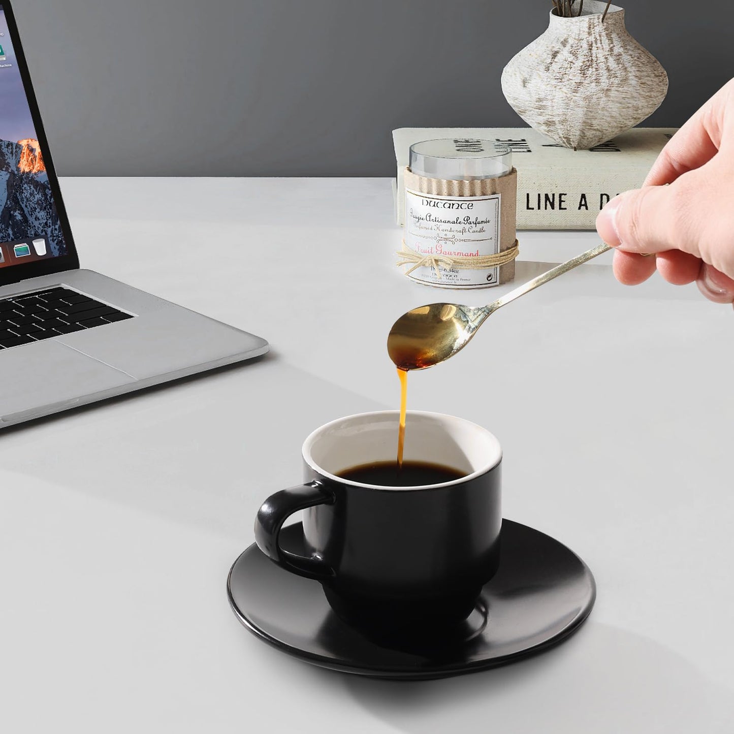 Lareina - Juego de 6 tazas de café apilables de porcelana con platillos, cucharas y soporte de metal de 3 onzas, tazas de café de capuchino pequeñas, tazas de demitasse de cerámica para lungo