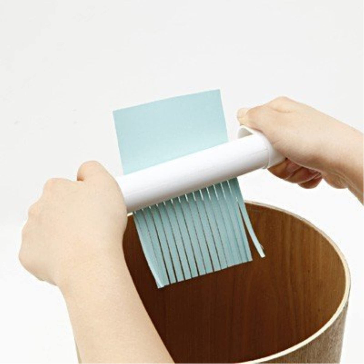 Trituradora MUJI Tamaño Práctico Blanca Compacta