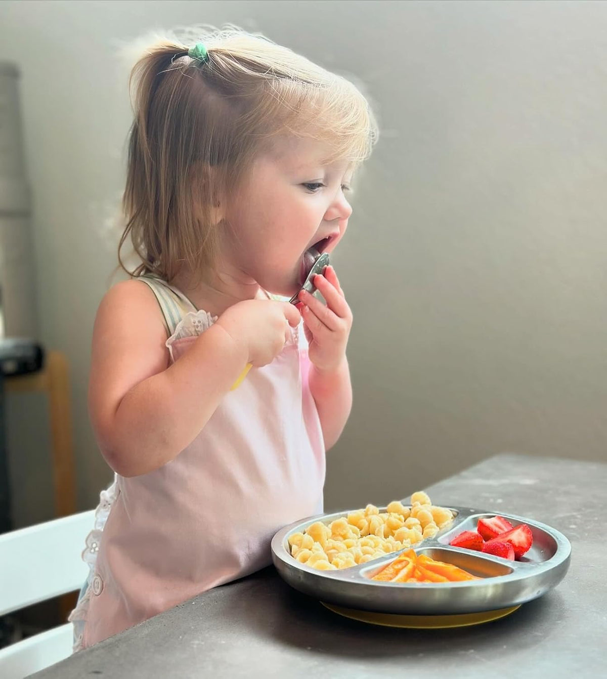 Avanchy - Plato de acero inoxidable para niños pequeños, con ventosa