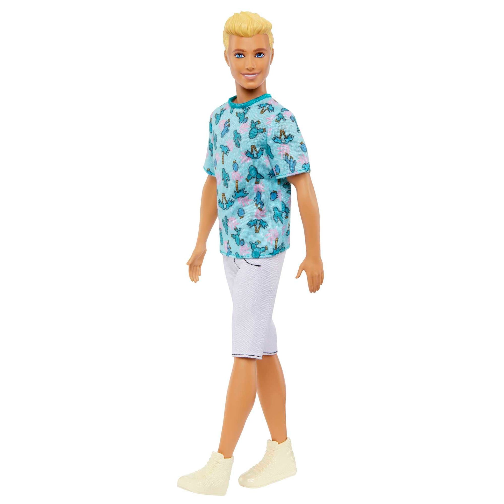 Barbie Fashion & Beauty Muñeco Ken Rubio con Playera Azul y Bermudas Blancas Ideal para los niños Amantes de la Moda para niñas de 3 años en adelante