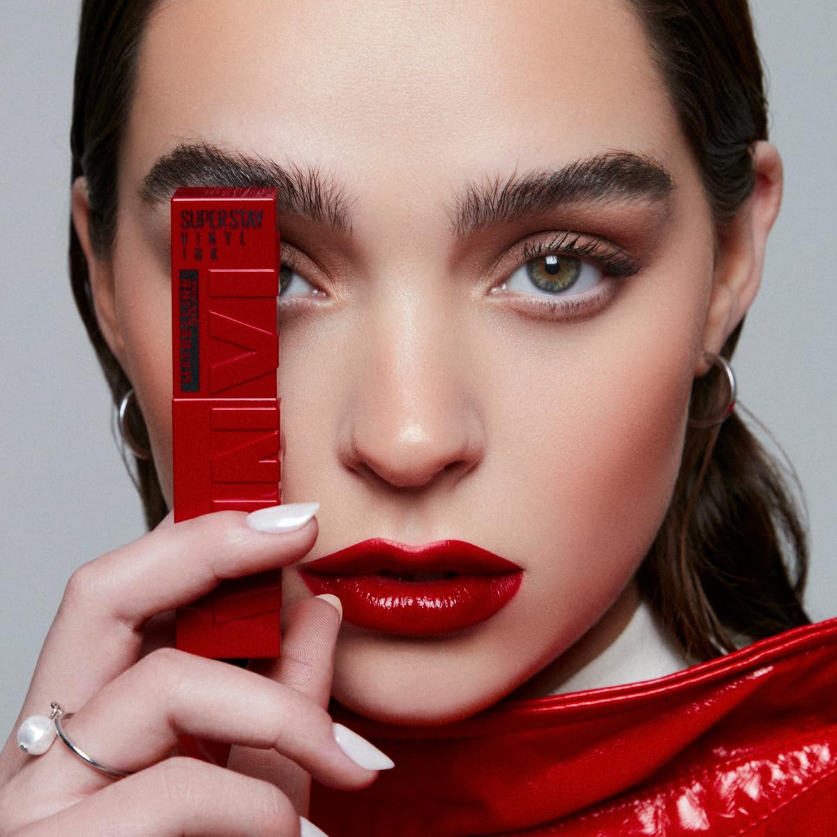 Maybelline Labial líquido brillante de larga duración, Superstay Vinyl Ink tono Red Hot 255, 4.2ml