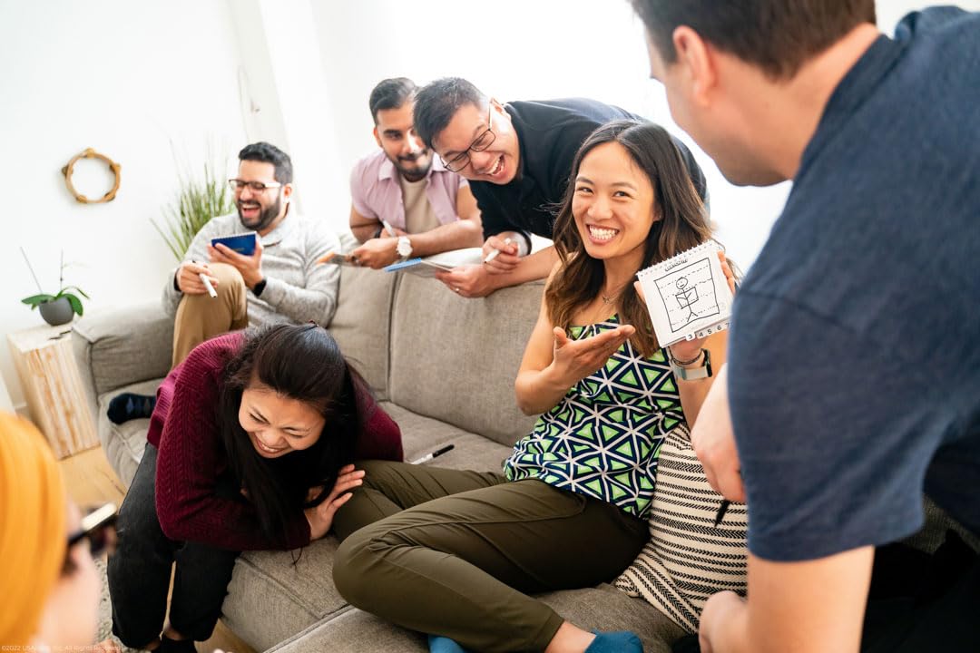 USAopoly - Juego de fiesta Telestrations Party Pack para 12 jugadores | Juego de fiesta #1 para todas las edades | Juega con tus amigos y familiares