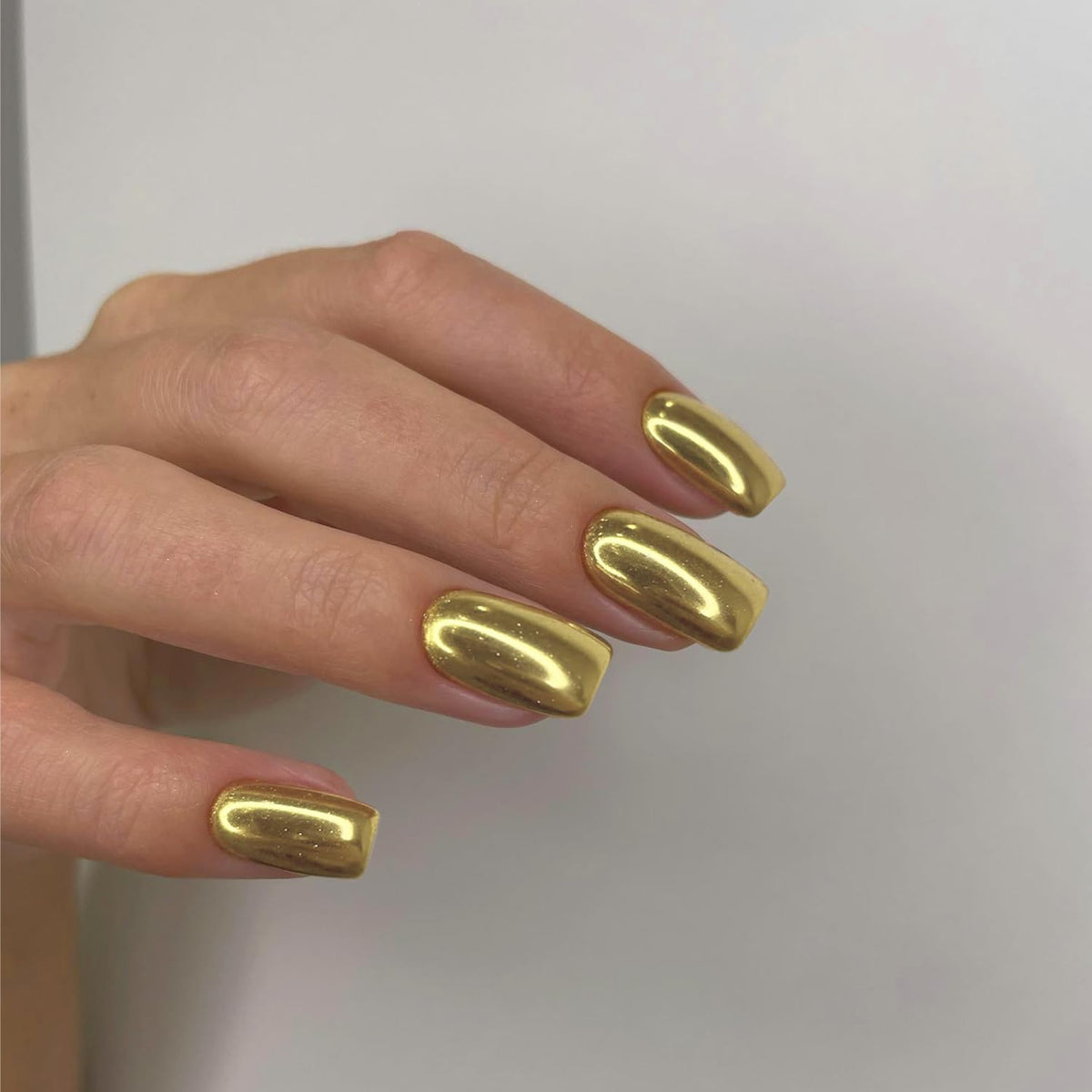 Sxvme Uñas Postizas De Metal Dorado Con Efecto Espejo, Uñas Postizas Cuadradas Cortas Y Medianas, Uñas De Gel Esmaltadas En Cromo, Uñas Acrílicas, Uñas Postizas Grues Oro Cuadrado 0,04 Onzas (Paquete