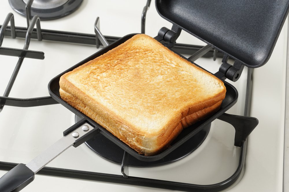 Sandwichera Yoshikawa Atsu-Atsu en Negro Asador