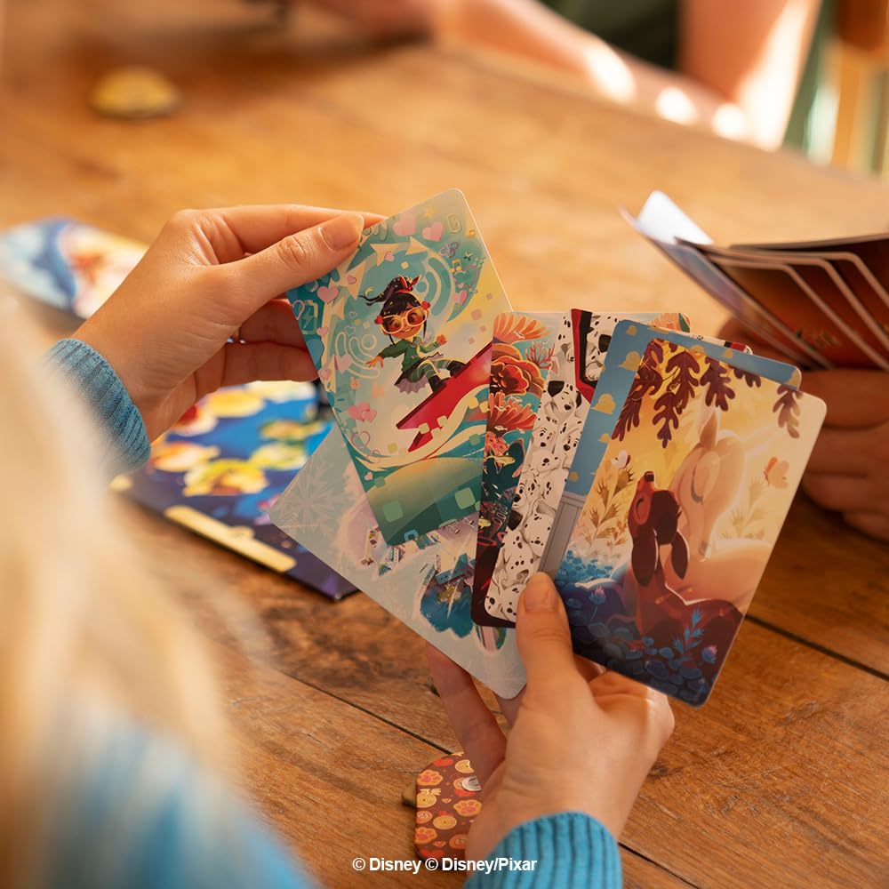 Dixit Juego de mesa Disney Edition - Juego de narración de historias para niños y adultos, edades de 8 años, 3 a 6 jugadores, tiempo de juego de 30 minutos