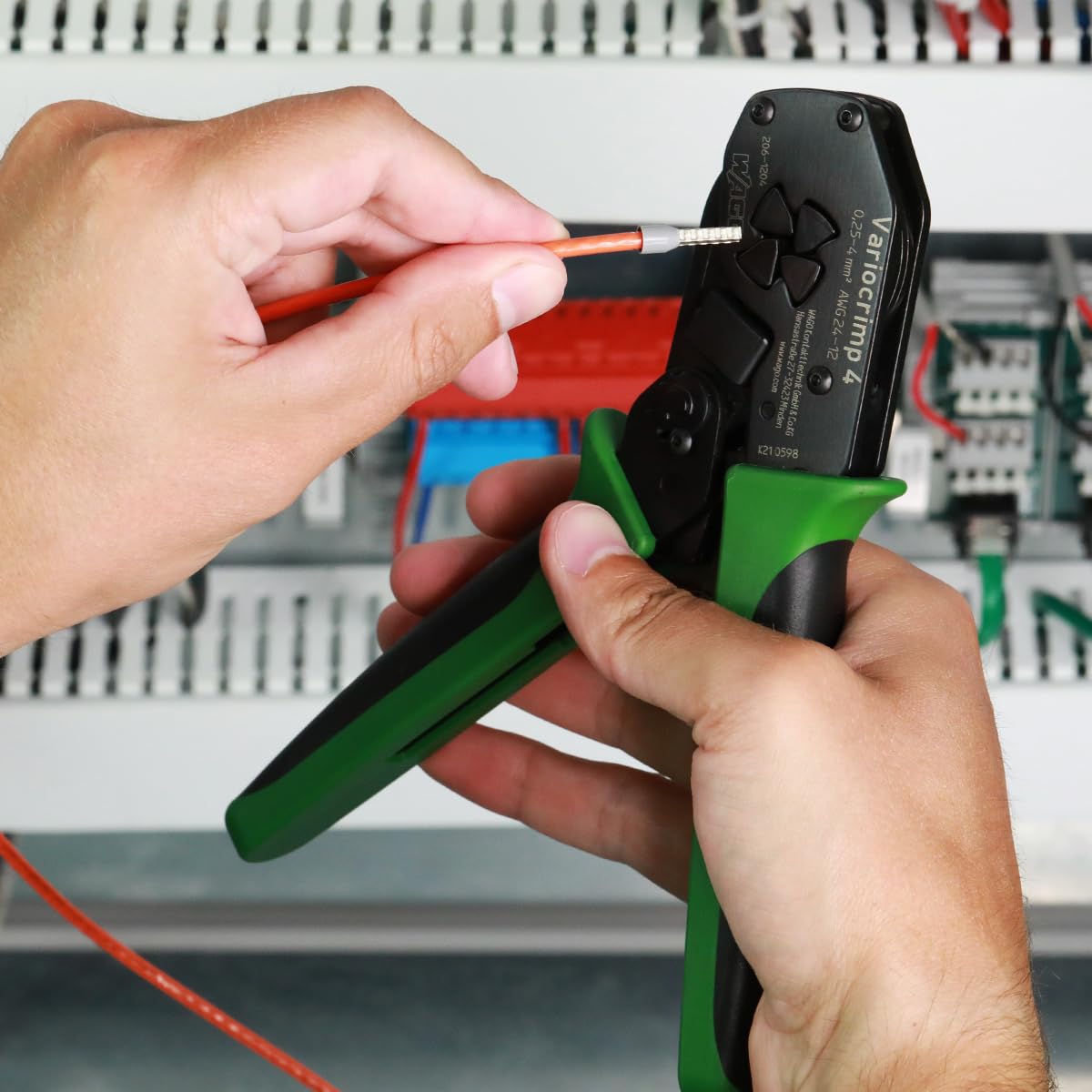 Herramienta de Crimpado WAGO Variocrimp 4 para Virolas Aisladas y sin Aislar 24-12 AWG