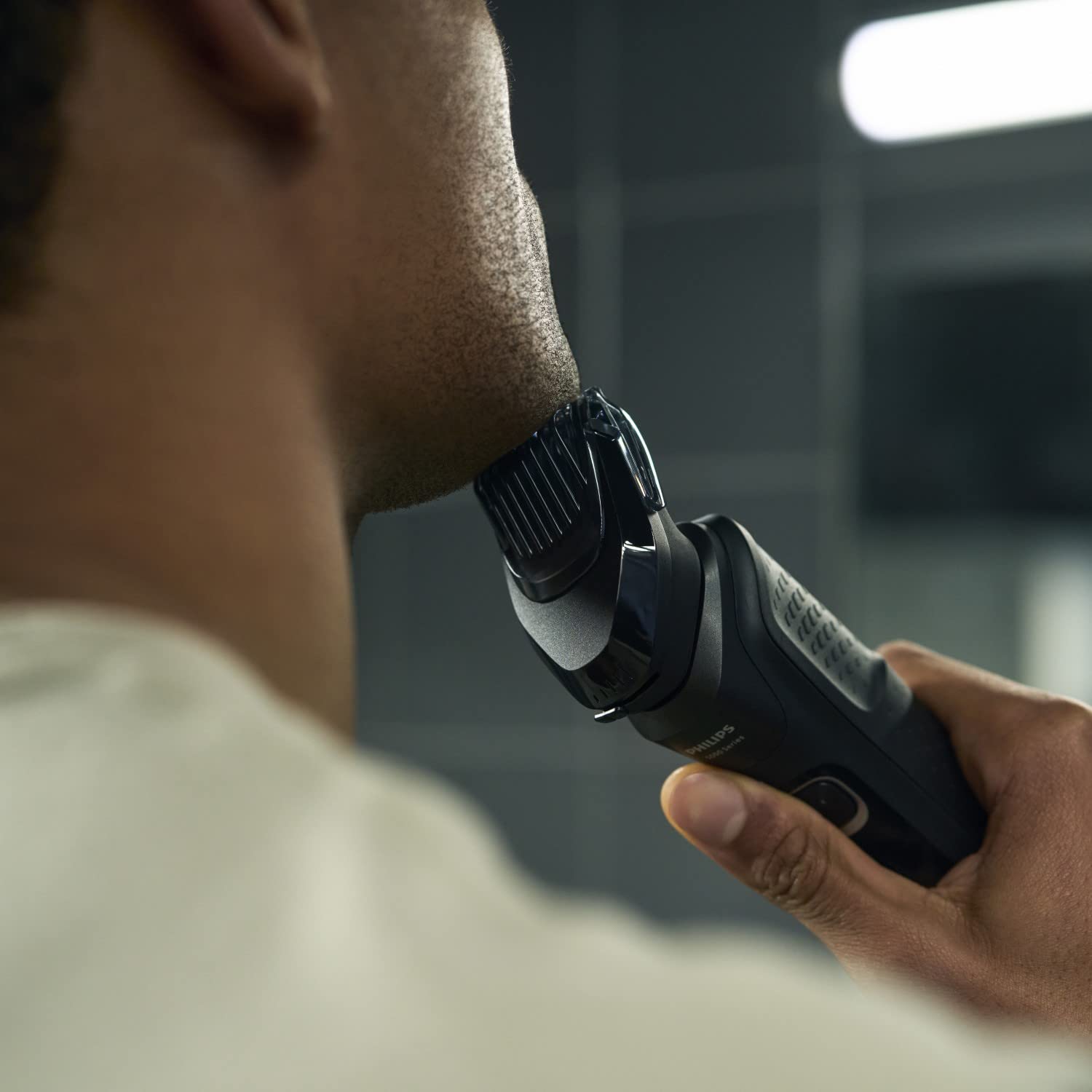 Afeitadora Eléctrica Philips Serie 5000 Negro Cuida la Piel para Hombre