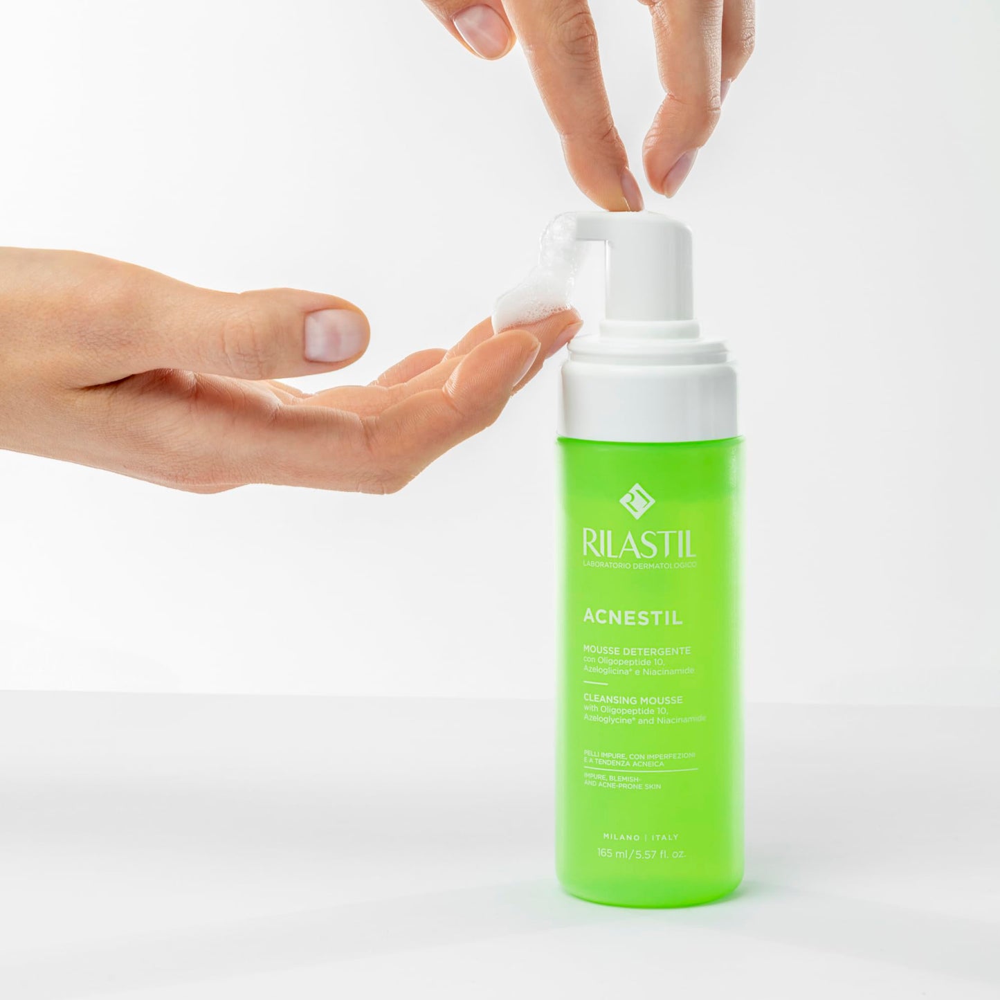 Rilastil Acnestil Mousse Limpiador 165 Ml Espuma facial limpiadora con acción queratolítica, sebonormalizante, calmante y matificante, reduce y previene las imperfecciones