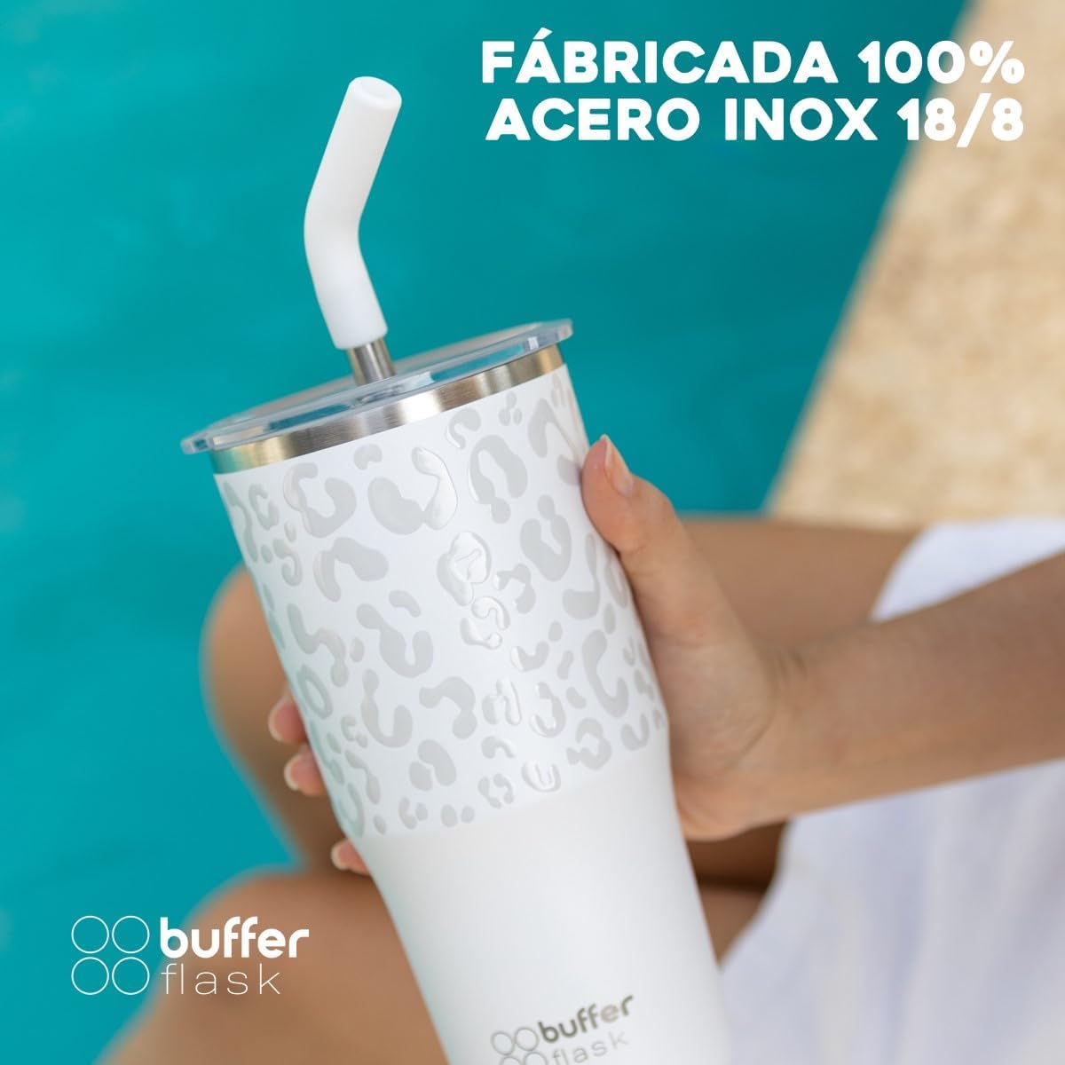 Buffer Flask - Vaso Térmico 700 ml - Termo para Café y Agua de Acero Inoxidable - Tapa Anti Derrame y Fugas - Taza Tumbler Mug para Bebidas Frías y Calientes - Incluye Popote - Color Leopardo Blanco
