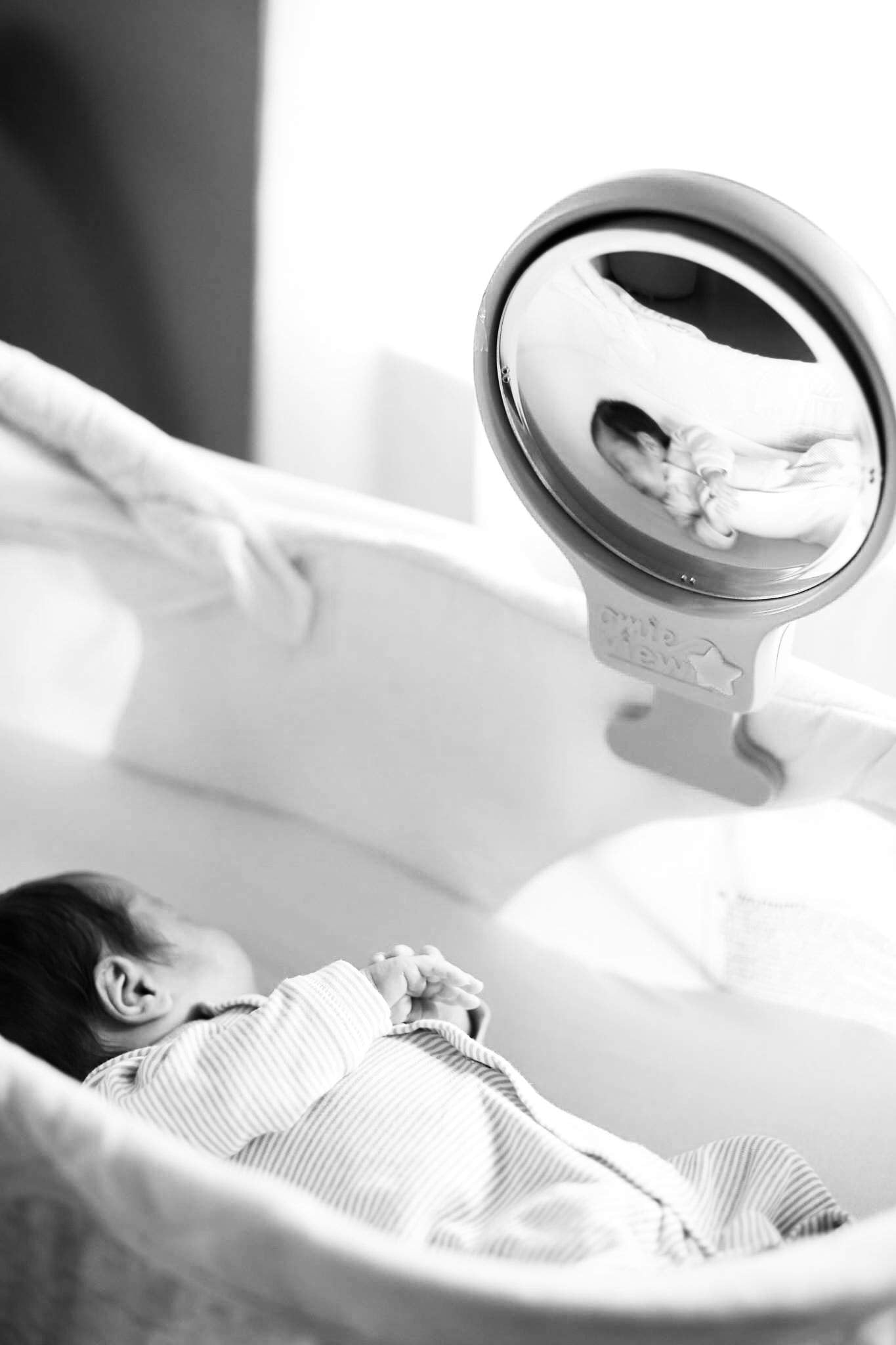 Omie View Espejo con clip con control remoto y luz LED para monitoreo de bebés Uso con moisés o cuna