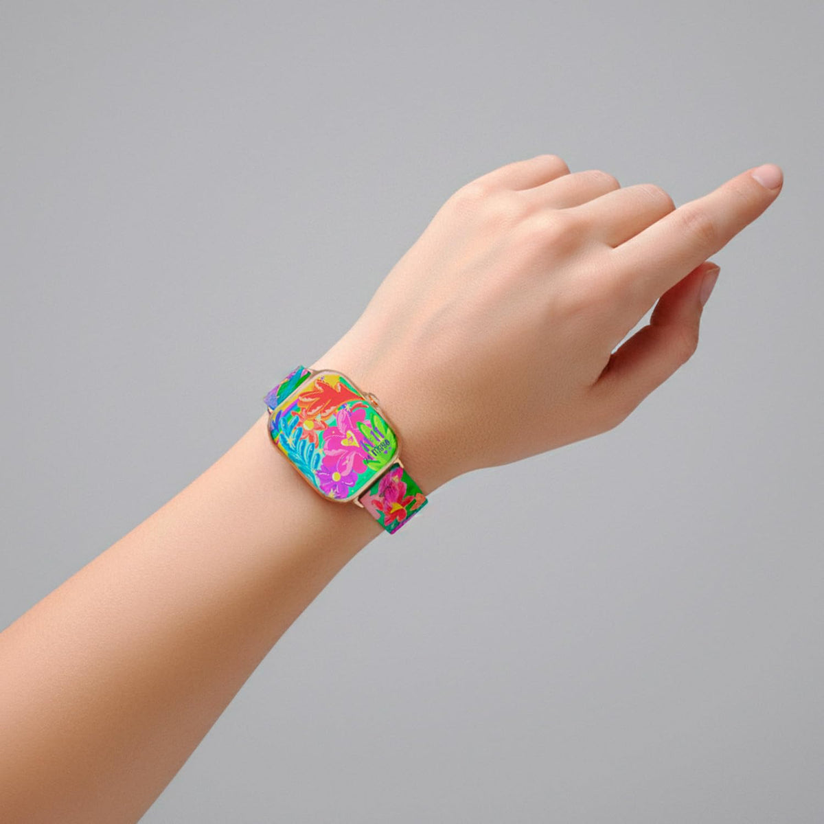 Smartwatch NU Nordic Letizilla Dorado Flores con Correa Extra para Mujer