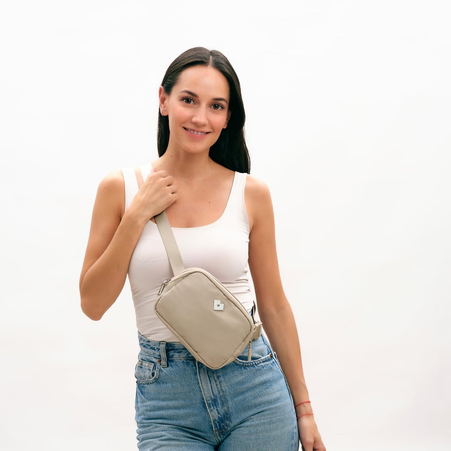 LuckyLy Cangurera para Mujer Deportiva y de Viaje, Bolsa Crossbody y Bandolera tipo Riñonera, Ligera, Repelente al Agua y con Múltiples Compartimentos, Regalos para Mujer y Mamá – Modelo Mina, Beige