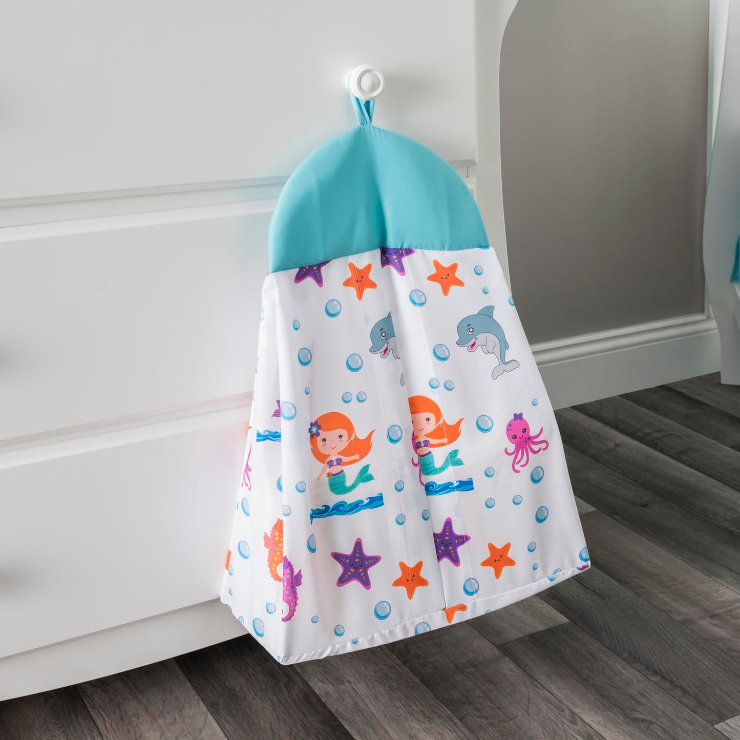 EVERYDAY KIDS Juego de ropa de cama de 3 piezas para cuna, diseño de sirena, incluye edredón, sábana bajera y volantes antipolvo, juego de cama para guardería, juego de cama para cuna de bebé