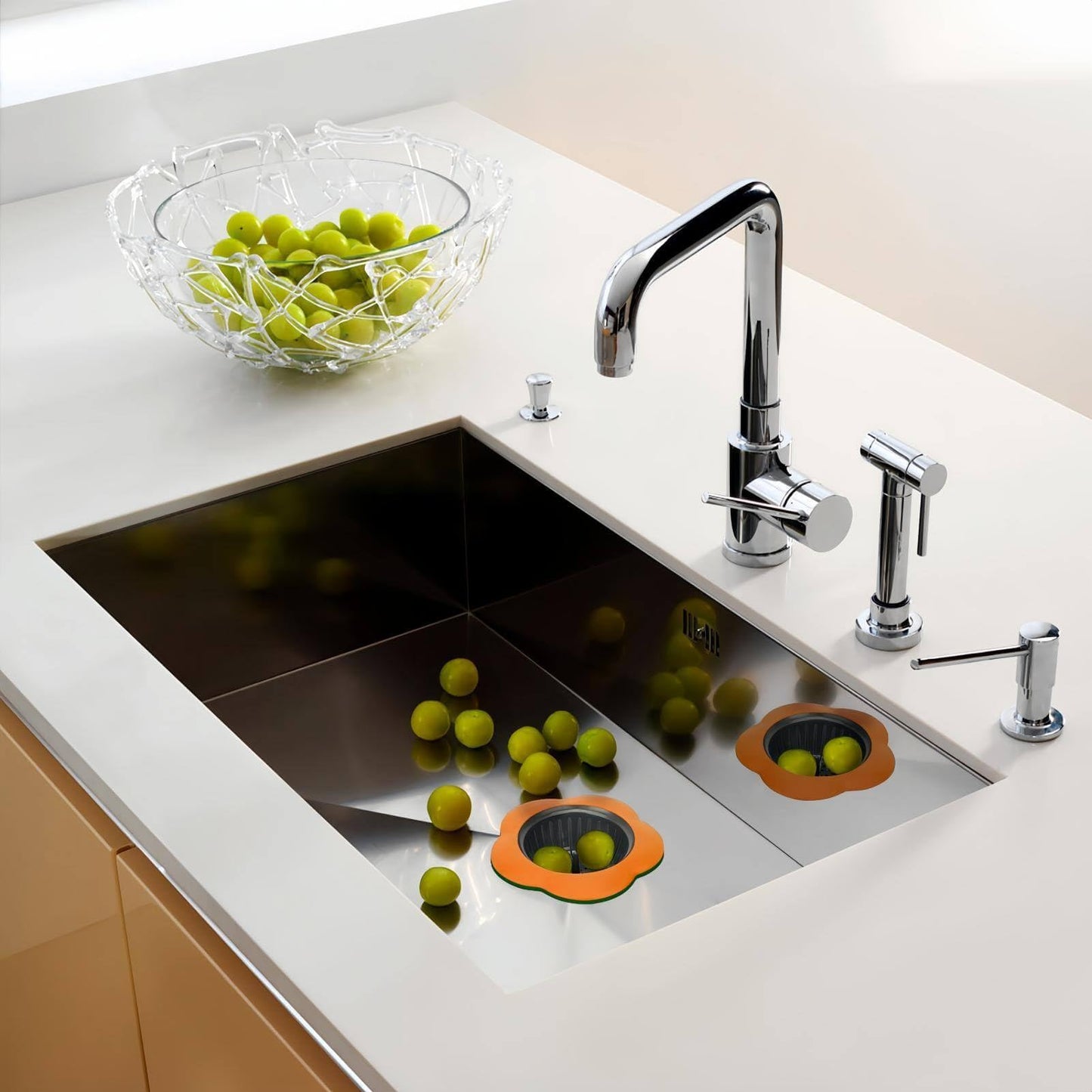 JIANYI - Colador de fregadero de cocina, 4 coladores de fregadero de silicona, borde ancho grande de 4.5 pulgadas de diámetro para fregadero de cocina, multicolor