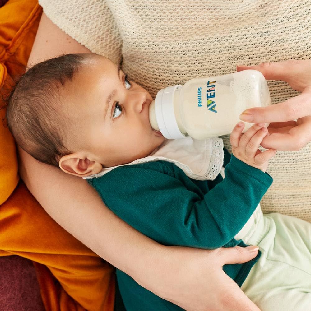 Philips Avent 6704440 Set Primeros Comienzos Anti-colic incluye esterilizador, extractor leche manual y 3 biberones anti cólicos