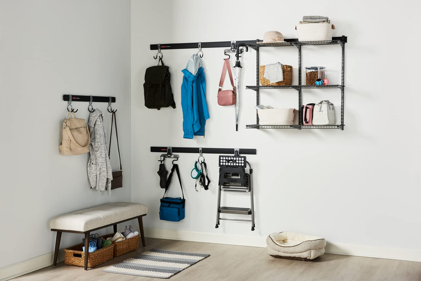 Riel de Pared Rubbermaid FG5M1300CSLRK con Ganchos