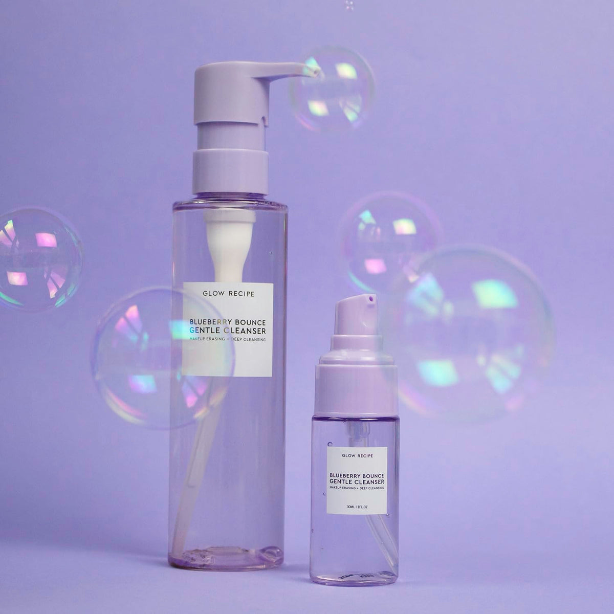 Glow Recipe Mini Blueberry Bounce Limpiador suave de espuma – Suave lavado facial exfoliante con ácido hialurónico + AHA – sulfato + jabón facial sin parabenos – Limpiador facial de gel de viaje (30 ml)