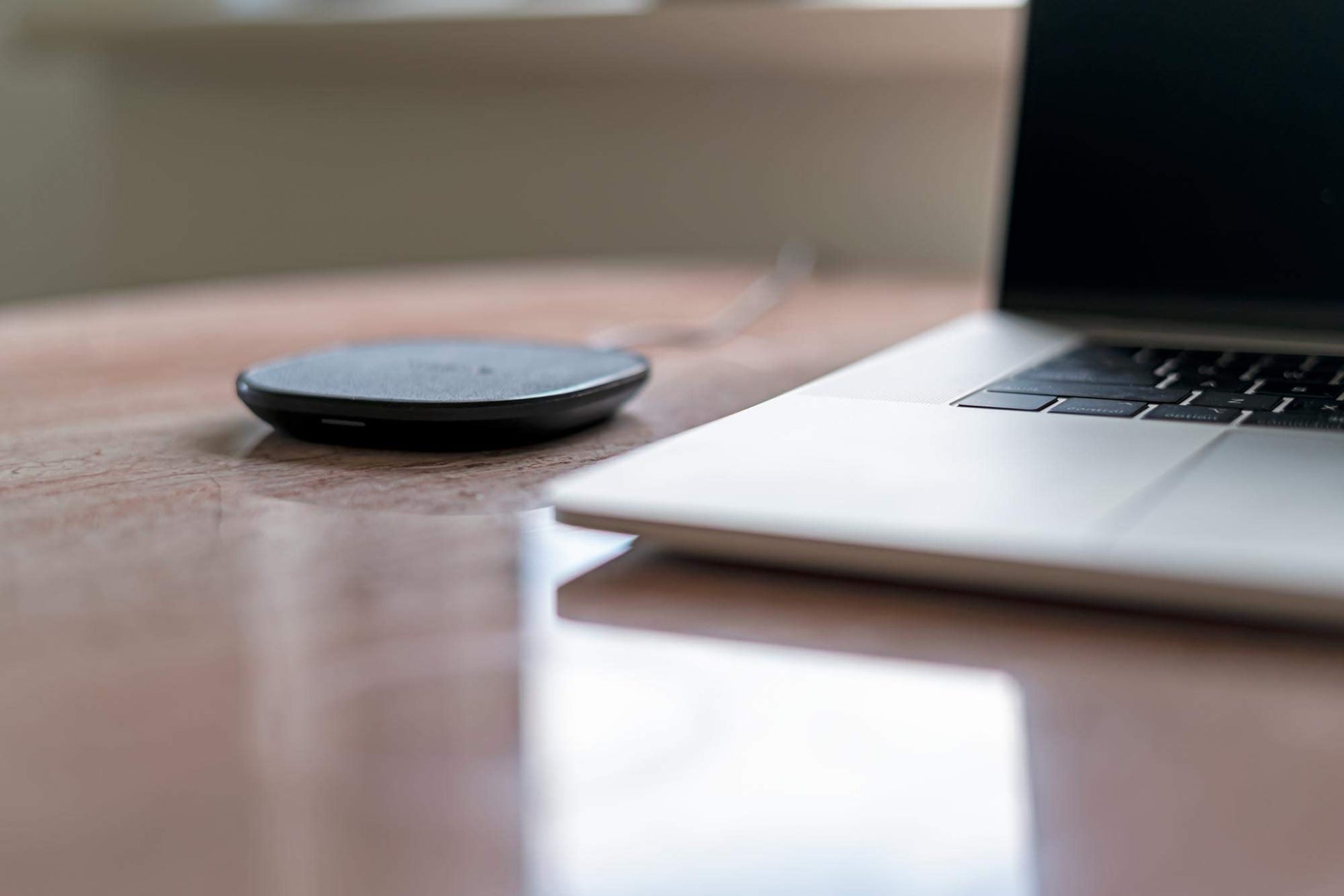 Almohadilla de Carga Inalámbrica Mophie Negro para Dispositivos Qi