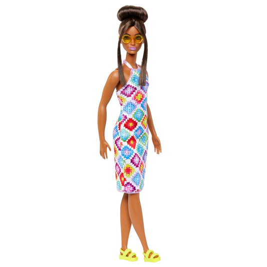Barbie, Fashionista, Muñeca con Vestido Blanco con Rombos, para Niñas de 3 Años en Adelante, Mattel