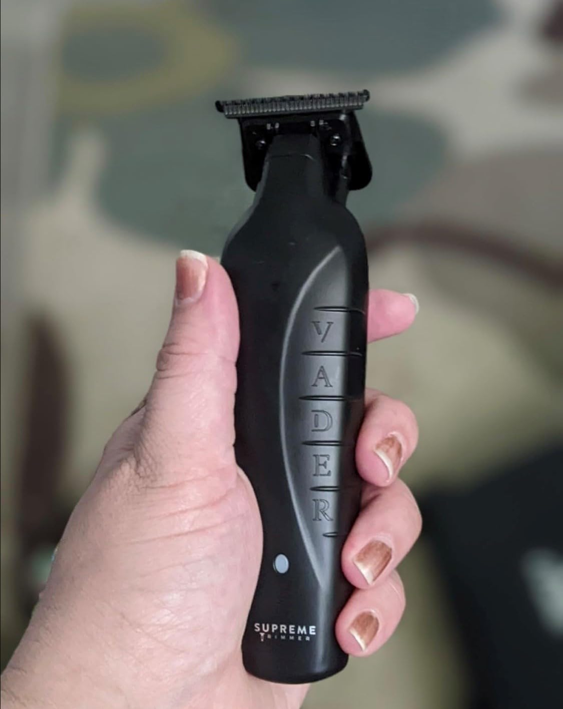 Cortadora Profesional Supreme Trimmer Vader Negra con Cuchilla en T para Barberos