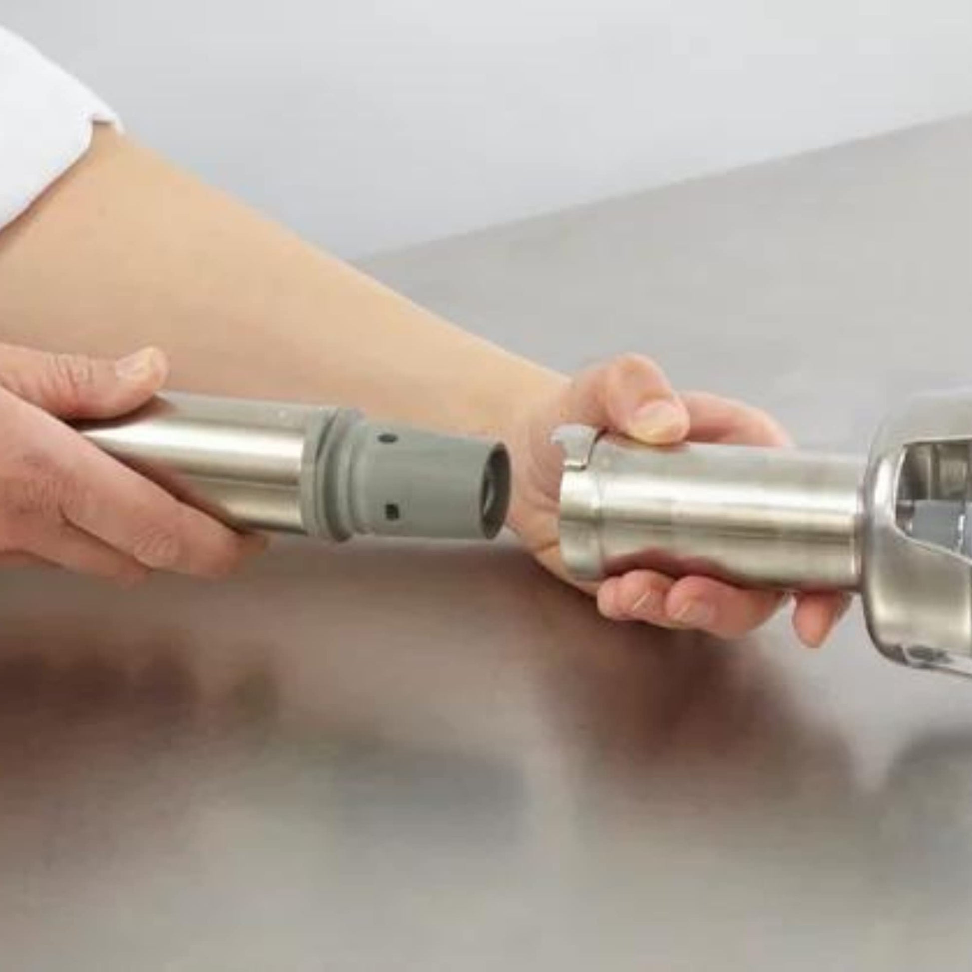 Mezclador Comercial De Energía Robot Coupe Gris 21 Pulgadas 840 Vatios de Una Sola Velocidad