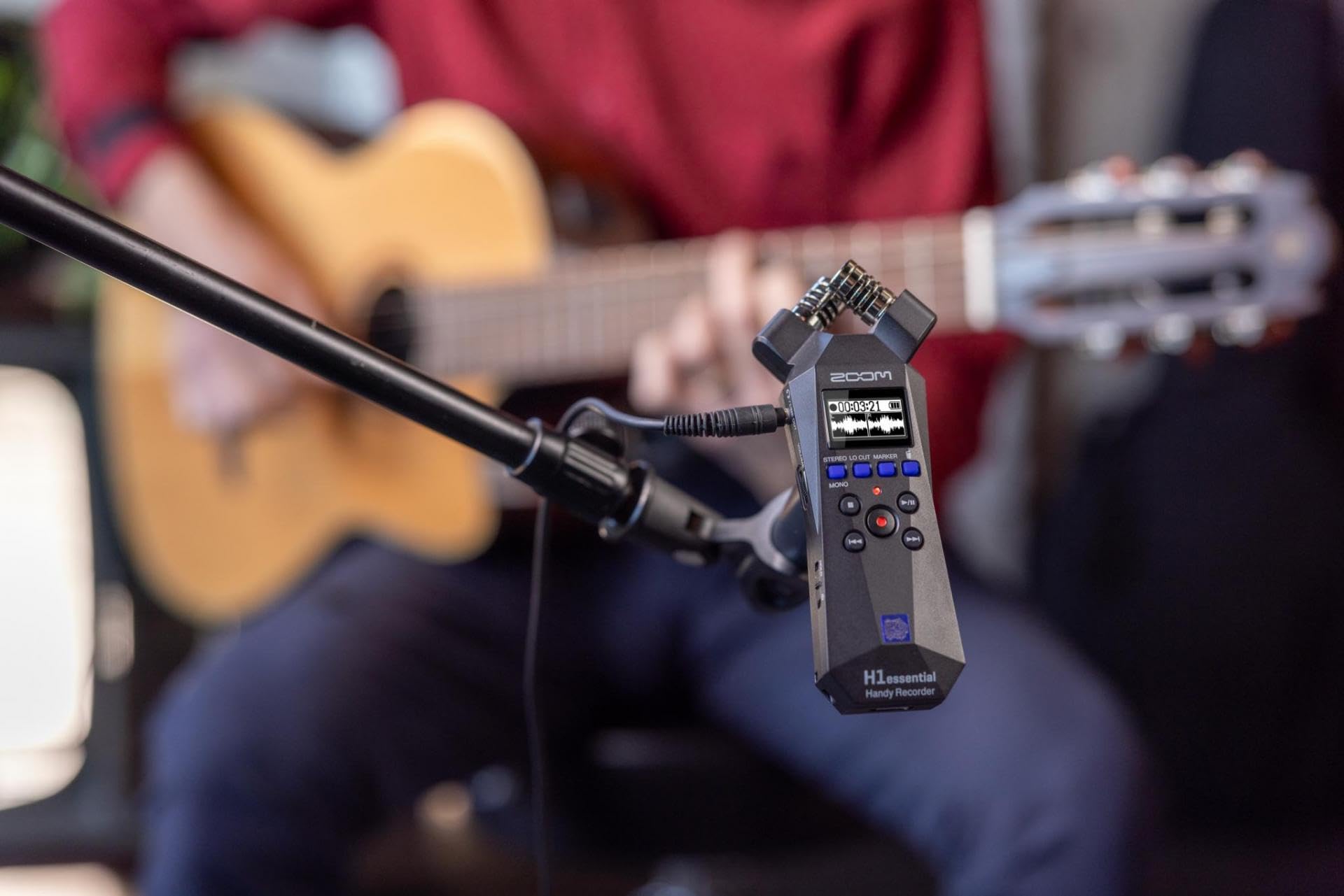 Grabadora Estéreo Zoom H1essential Blanca con Micrófonos X/Y y Flotador de 32 Bits para Músicos y Creadores