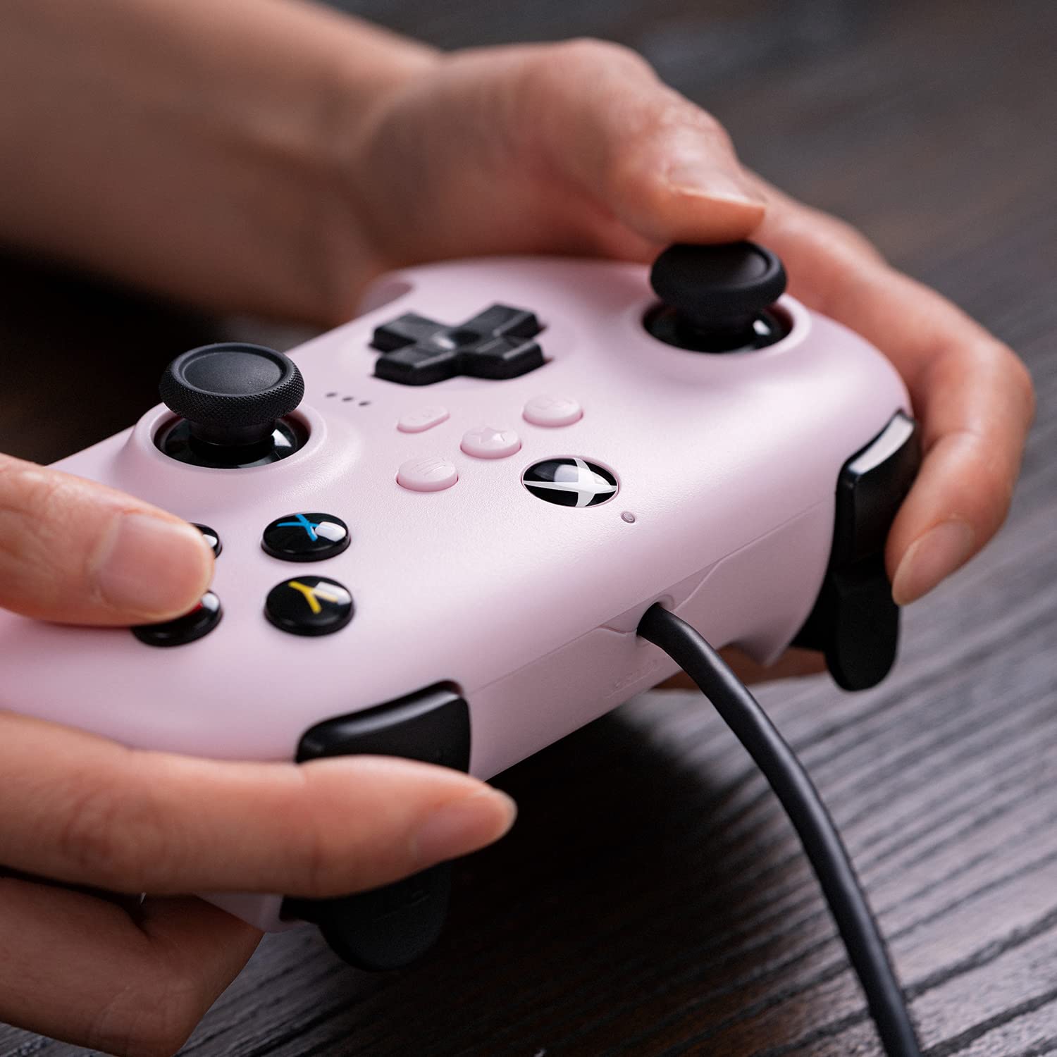 Mando con Cable 8Bitdo para Xbox y Windows Rosa Pastel Oficial