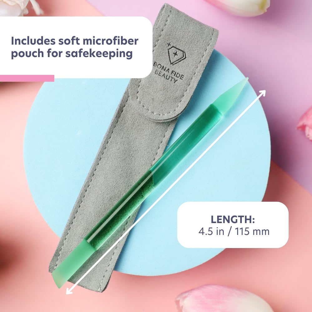 Bona Fide Beauty - Empujador de cutículas de vidrio (Jade) con funda de microfibra, fabricado en la República Checa