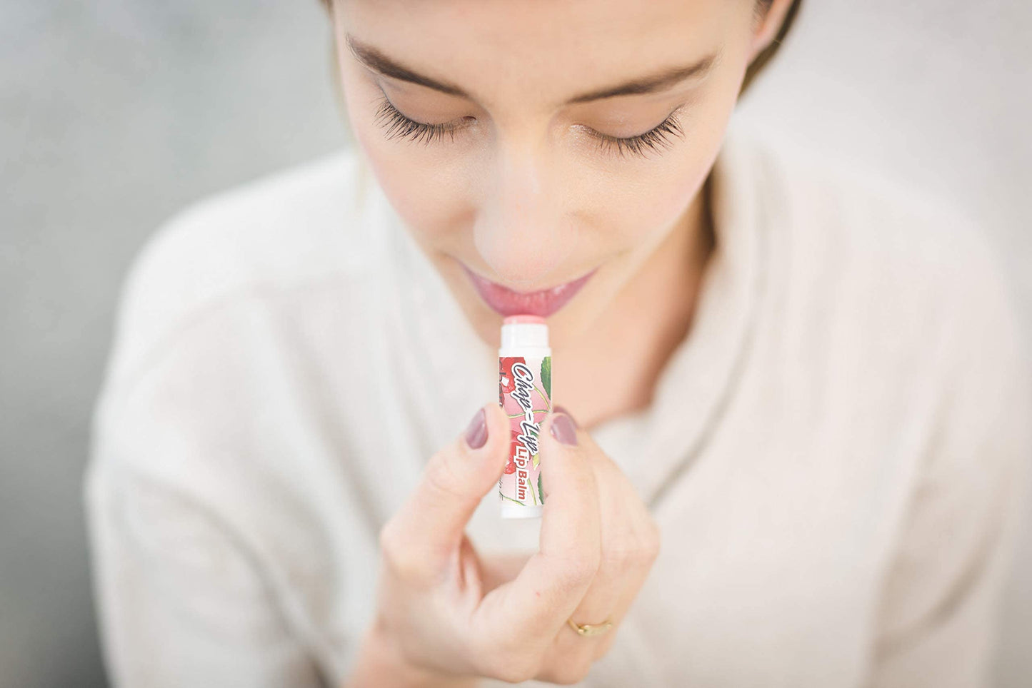 Chap-Lip Lip Balm Chap-Lip Bálsamo labial de vitamina E con aceite de coco, tratamiento hidratante de labios, hidratante, calmante, refrescante, tratamiento de hidratación total y terapia de labios, surtido de 6 sabores refrescantes, 48 unidades