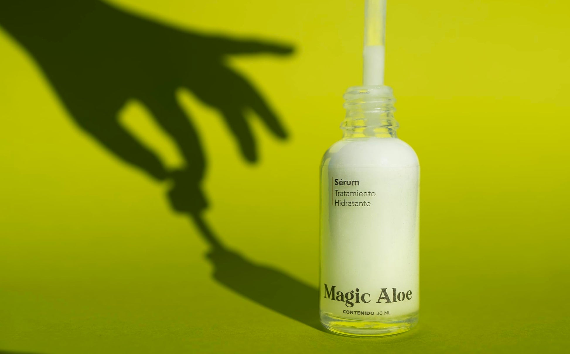 Magic Aloe - Serum Natural 30 ml con Aloe, Vitaminas C y E para Manchas y Arrugas.