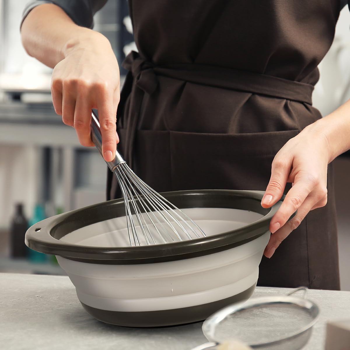 Glad - Tazón grande plegable para mezclar, 5,5 l, contenedor plegable de plástico y goma con asas para hornear, suministros de cocina aptos para lavaplatos y RV Essentials gris