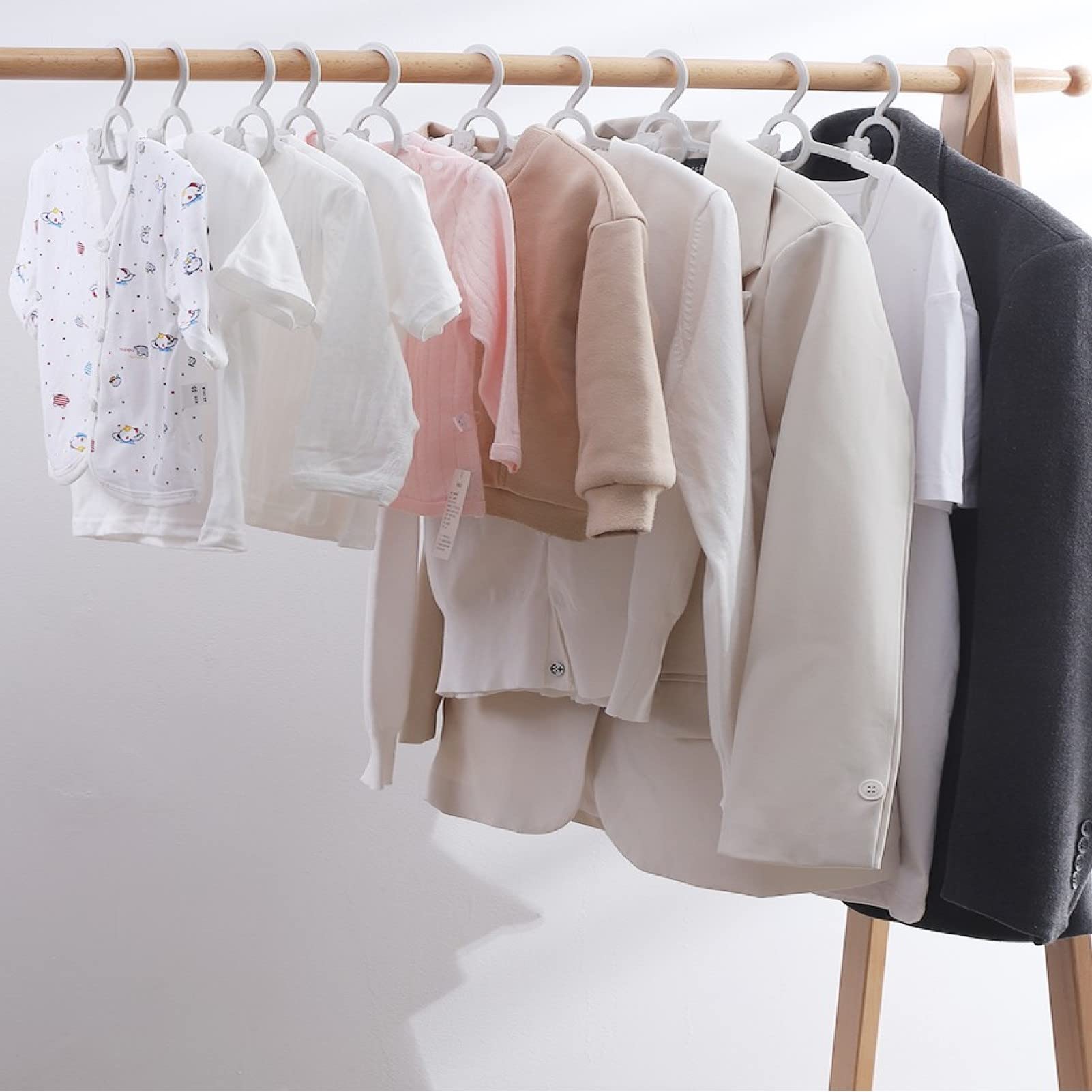 HGYZE - Perchas de clóset para bebé, Ultra Delgadas, Antideslizantes y Extensibles, para Ropa de recién Nacido, 20 Piezas de Regalo Gris, Percha de Ropa Ajustable para niños y niñas