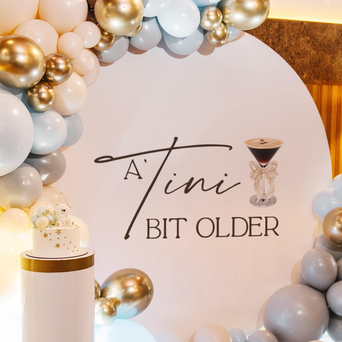 Calcomanía A Tini Bit Older – Decoración de fiesta temática de Martini, despedida de soltera, despedida de soltera, pegatina de moda para arco de globos, telón de fondo... (calcomanía Tiny)