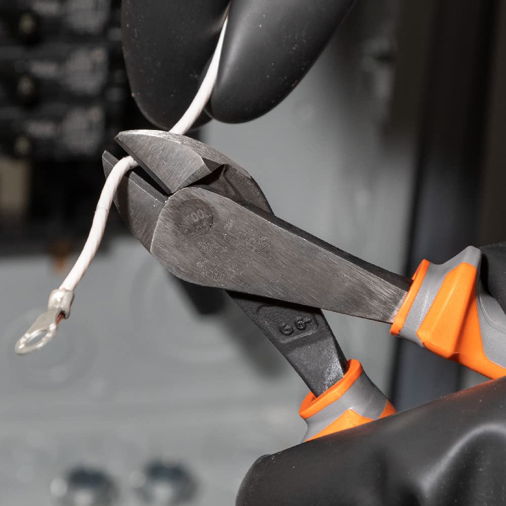 Klein Tools 9421R - Juego de alicates aislados de 1000 V con 3 pares de alicates, cortador de cables, pelacables y 2 destornilladores, 7 piezas