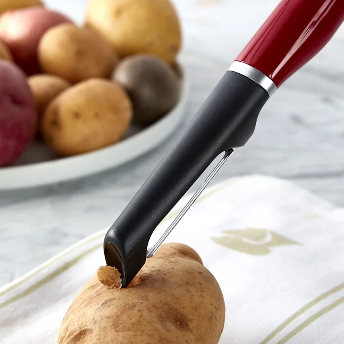 KitchenAid Gourmet Euro Peeler, 8.7 pulgadas, rojo
