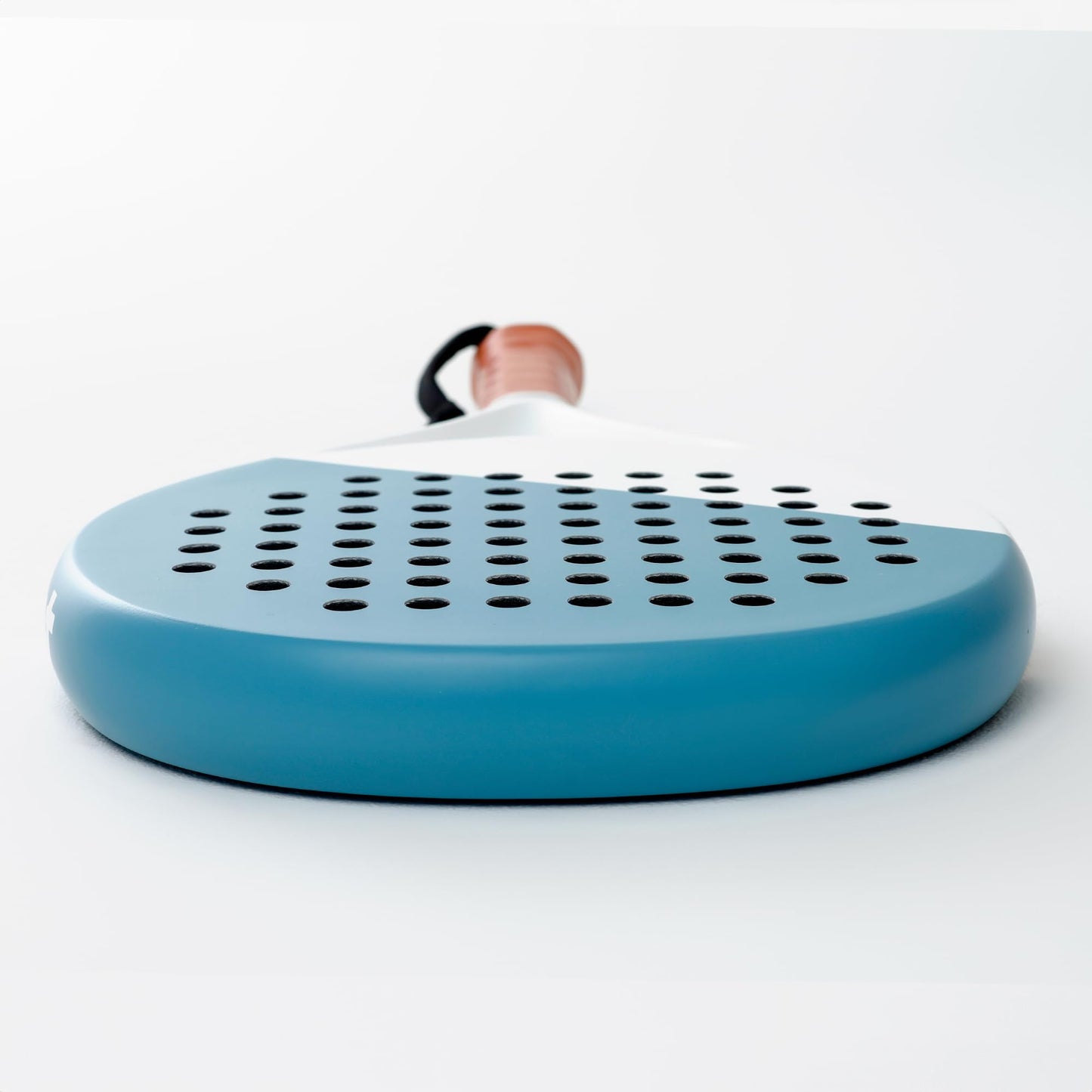 LAPAT Pala de Padel con Funda - Superficie de Carbono con Memory Foam EVA - Raqueta de Padel Ligeras (Azul Retro Nueva)