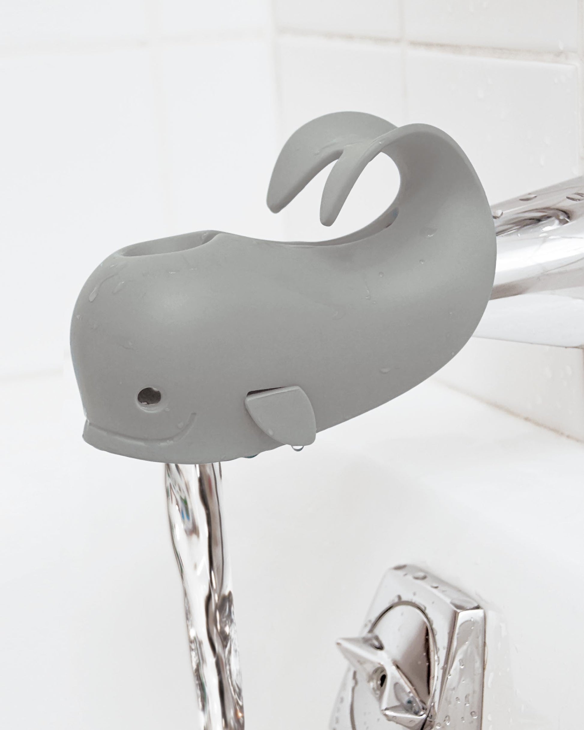 Juego de Baño Skip Hop Gris Moby con Cuatro Productos Esenciales para Bebé