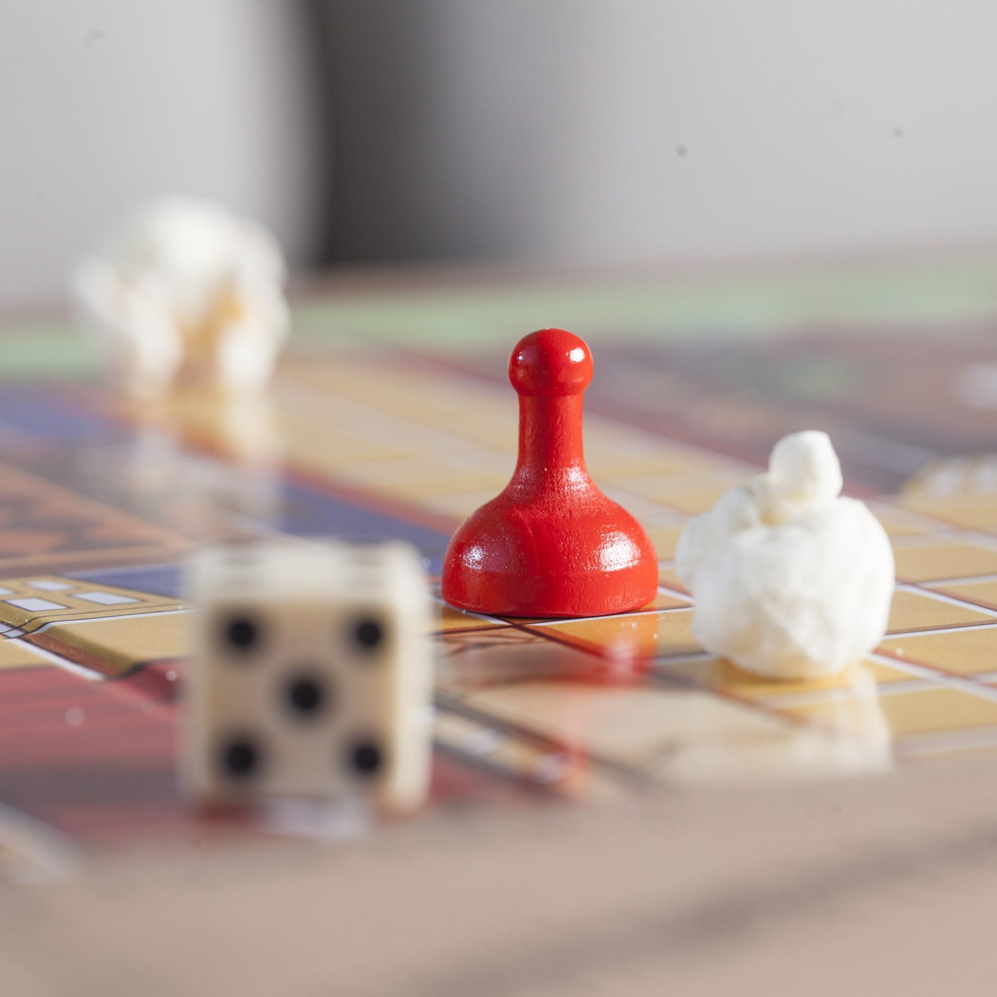 Hasbro Gaming - Reedición de la serie retro del juego de mesa Clue Classic Detective de Hasbro