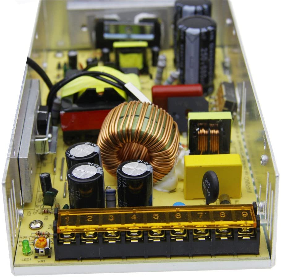 ALITOVE Fuente de Alimentación 24V 10A 240W Transformador CA 110 V/220 V a CC 24V 10amp Convertidor de Conmutación Regulado Universal para Tira de Luz LED Sistema de Seguridad de Cámara CCTV