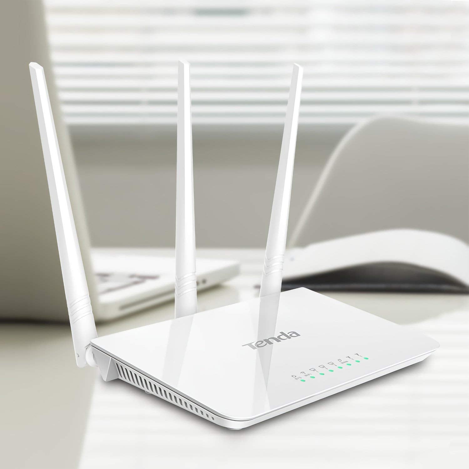 Tenda F3 N300 Router Inalámbrico WiFi, 3 Antenas de 5 dBi, 300 Mbps a 2.4 GHz, Chip Broadcom, Control Ancho de Banda, WPS, 1x Puerto WAN 10/100 Mbps 3 x Puertos LAN 10/100, Blanco