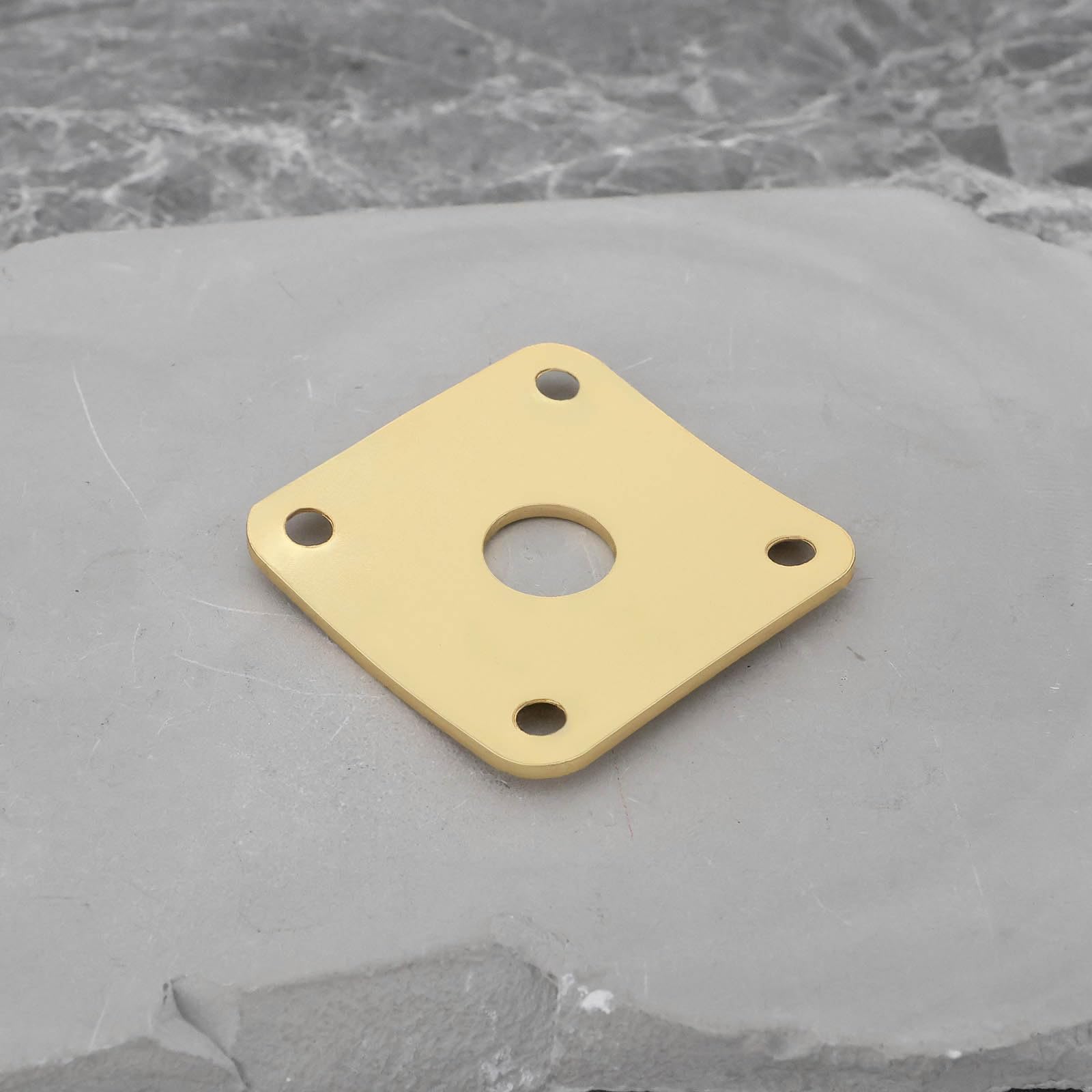 YINETTECH - Cubierta de enchufe de guitarra eléctrica cuadrada de chapa de metal de 35 x 35 mm, apertura de 10 mm, con tornillos compatibles con Gibson Les Paul se adapta a Jack Gold de 1/4 pulgadas