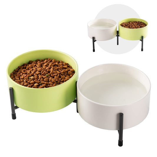 AOMRYOM Cuenco de cerámica para perros y gatos de 32 onzas con soporte de metal elevado, plato de cerámica para mascotas de 6 pulgadas para comida y agua, cuencos de alimentación para mascotas para gatos y perros, juego de 2 (blanco y verde claro)