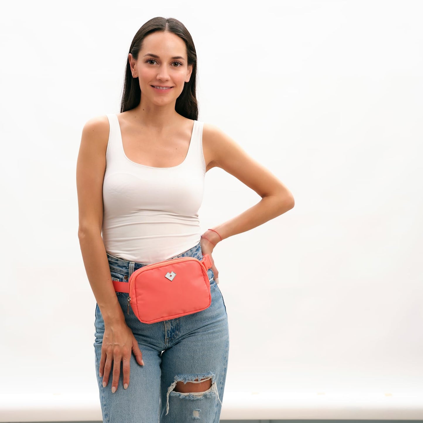 LuckyLy Cangurera para Mujer Deportiva y de Viaje, Bolsa Crossbody y Bandolera tipo Riñonera, Ligera, Repelente al Agua y con Múltiples Compartimentos, Regalos para Mujer y Mamá – Modelo Mina, Coral